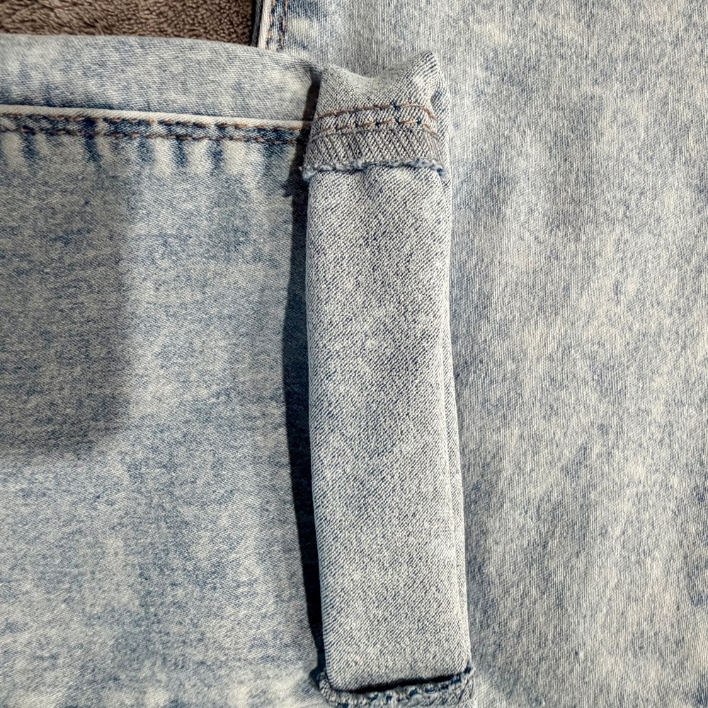 Curve Appeal Women's Light Wash Straight Jeans. Gently loved - Picture 10 of 12